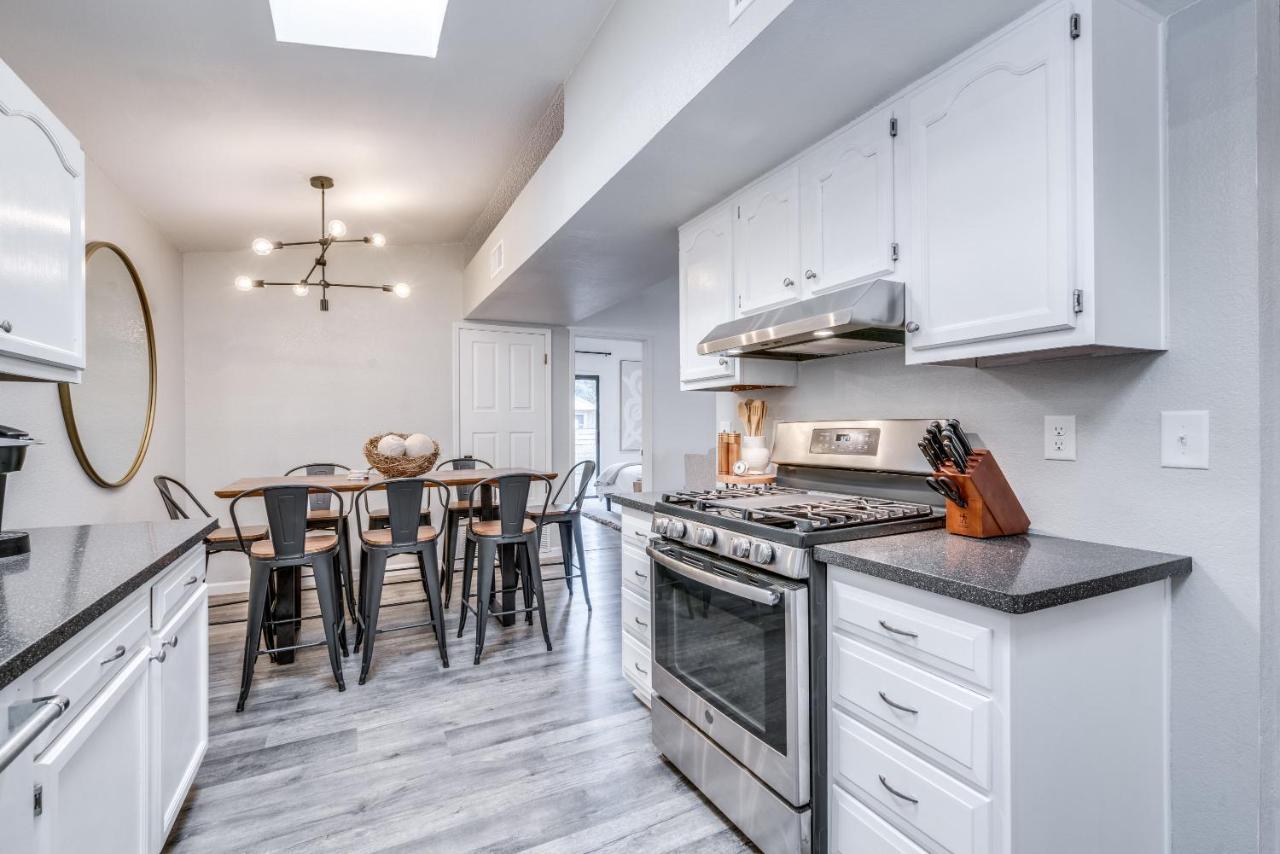 New! Modern • Family Friendly • The Desert Nest Sierra Vista Exterior photo